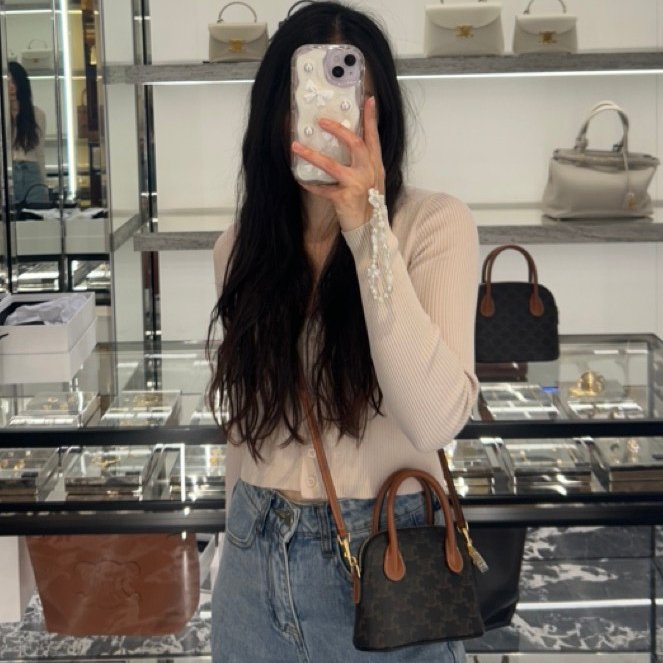 🎉新品好折扣✨Celine 10N572 老花凱旋門 迷你 Honorine 保齡球包 付長肩帶-2