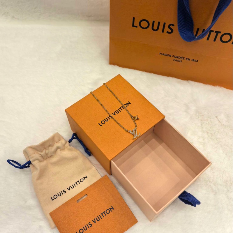 【配件:盒子 塵袋 購物袋 💕】LOUIS VUITTON LV ICONIC logo滿鑽 金屬水晶 項鍊 女款 金色-1