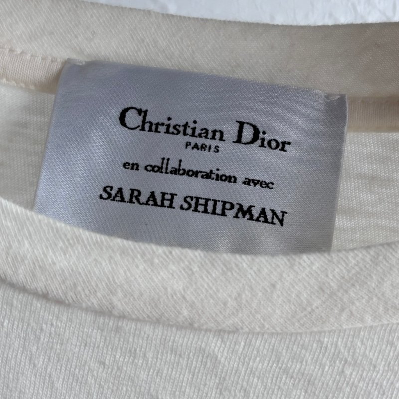 ::DIOR:: 聯名Sarah Shipman Graphic Print T-Shirt 玫瑰油畫圖樣白色上衣-1