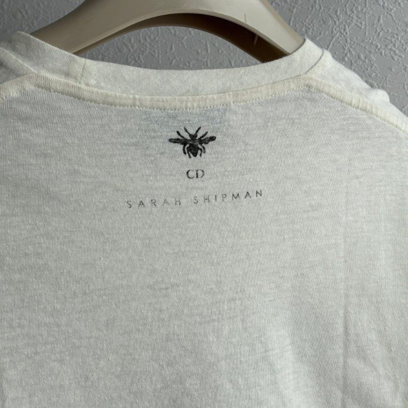 ::DIOR:: 聯名Sarah Shipman Graphic Print T-Shirt 玫瑰油畫圖樣白色上衣-18