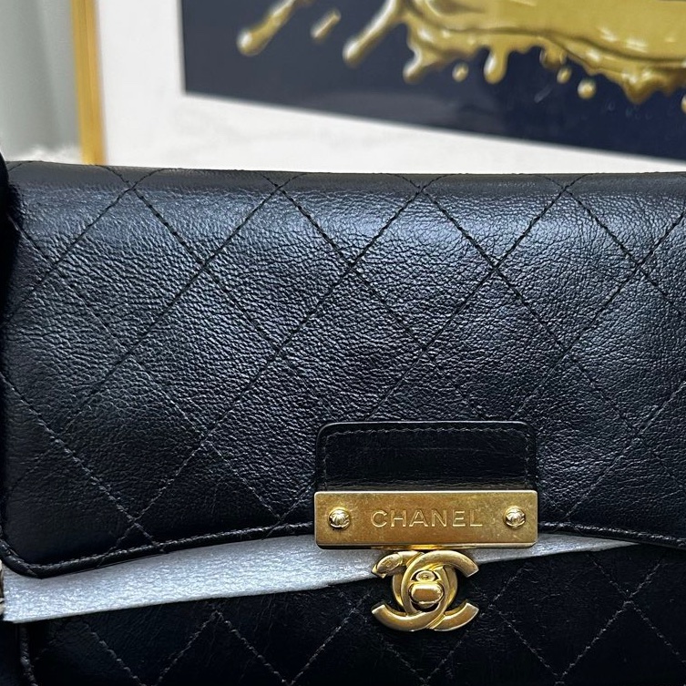 【有卡有票的🩷】Chanel WOC復古款 黑色金扣油蠟皮 斜挎包-5