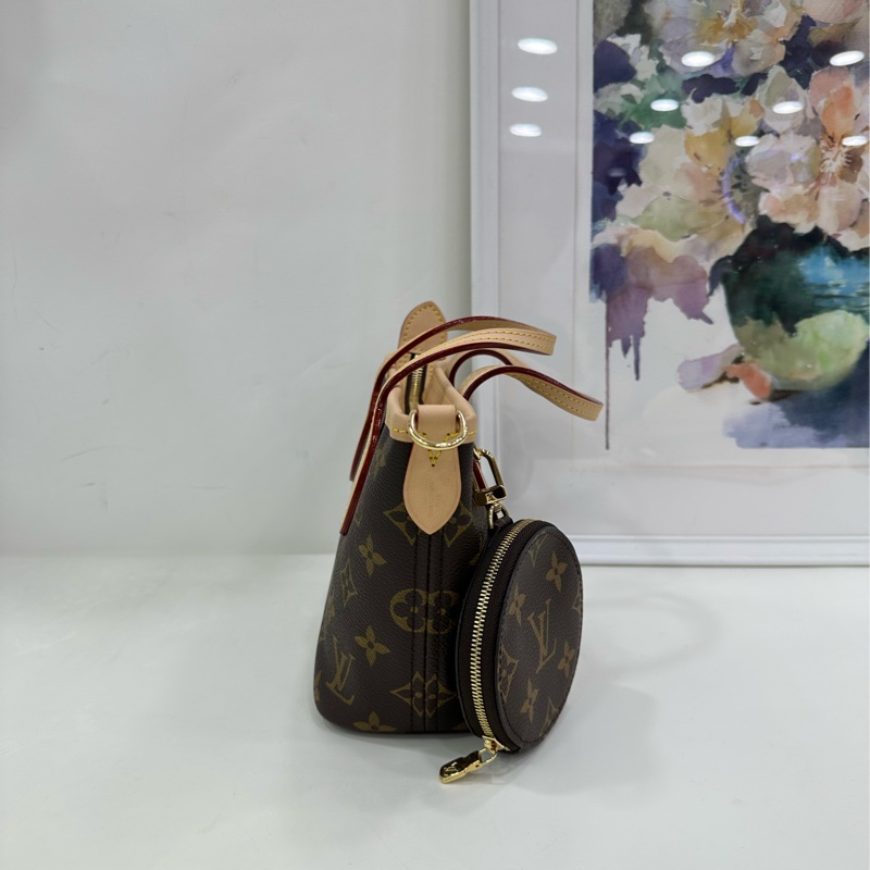 LV neverfull bb 奶茶色肩帶 晶片 閒置新-3
