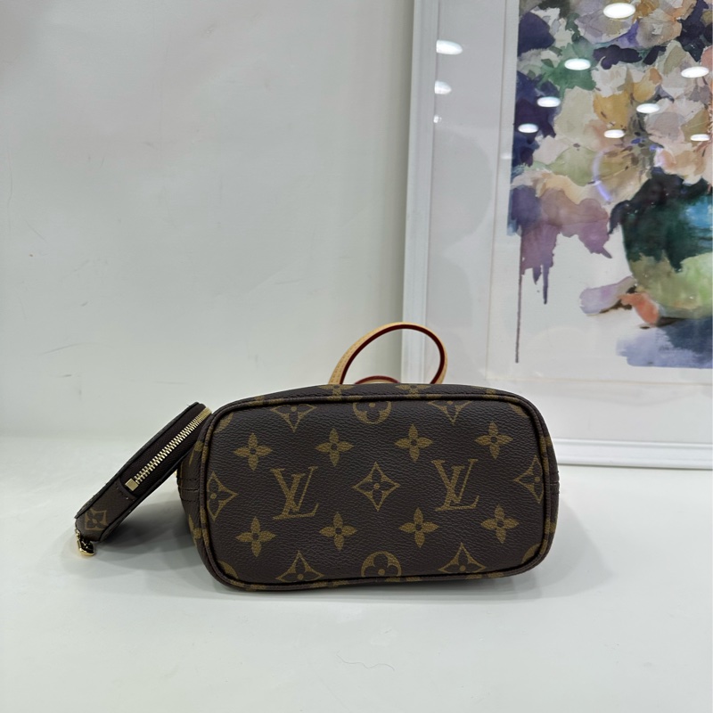 LV neverfull bb 奶茶色肩帶 晶片 閒置新-7