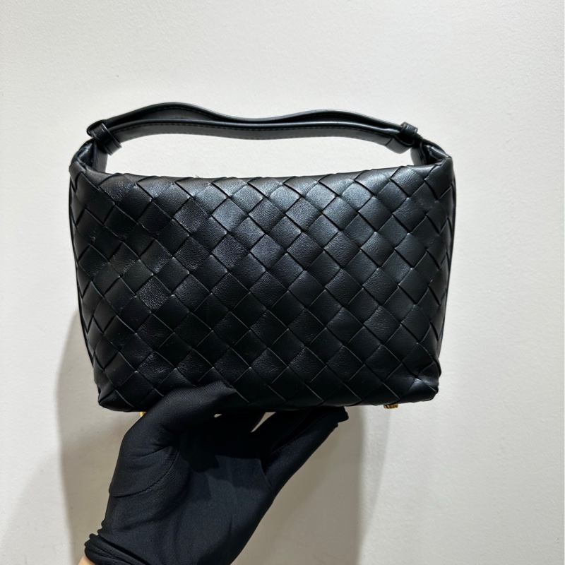 【近新閒置❤️】 Bv 黑金飯盒包 手袋-1