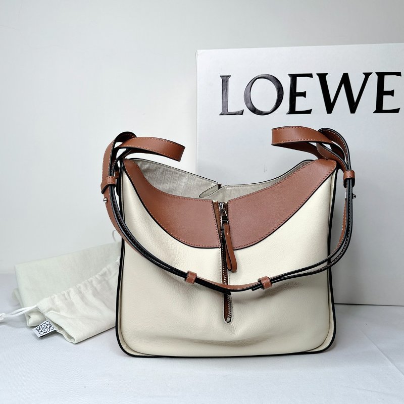 LOEWE Hammock拚色吊床包-1