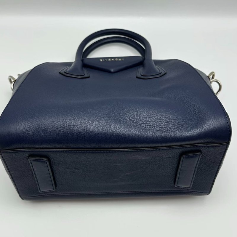 GIVENCHY Antigona系列手提肩背鑽石包 28*22*15 98新配件吊牌-4