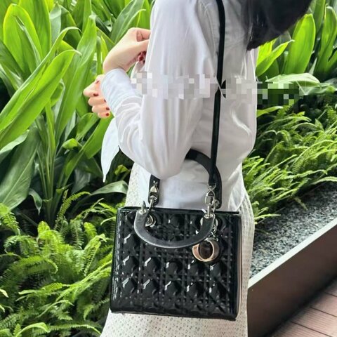 DIOR 黑金漆皮黛妃五格手提斜背包24*21*12 98新配件塵袋