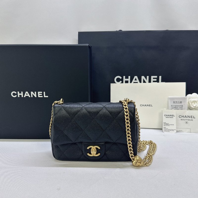CHANEL 荔枝牛皮愛心調節釦方胖-0