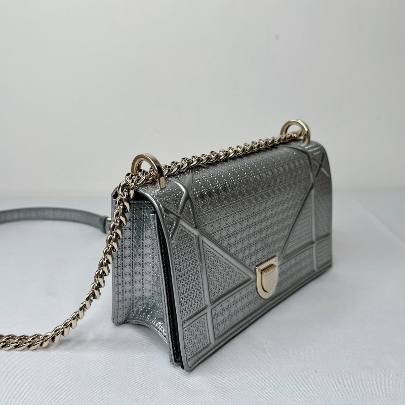 DIOR Diorama銀漆色盾牌包-3