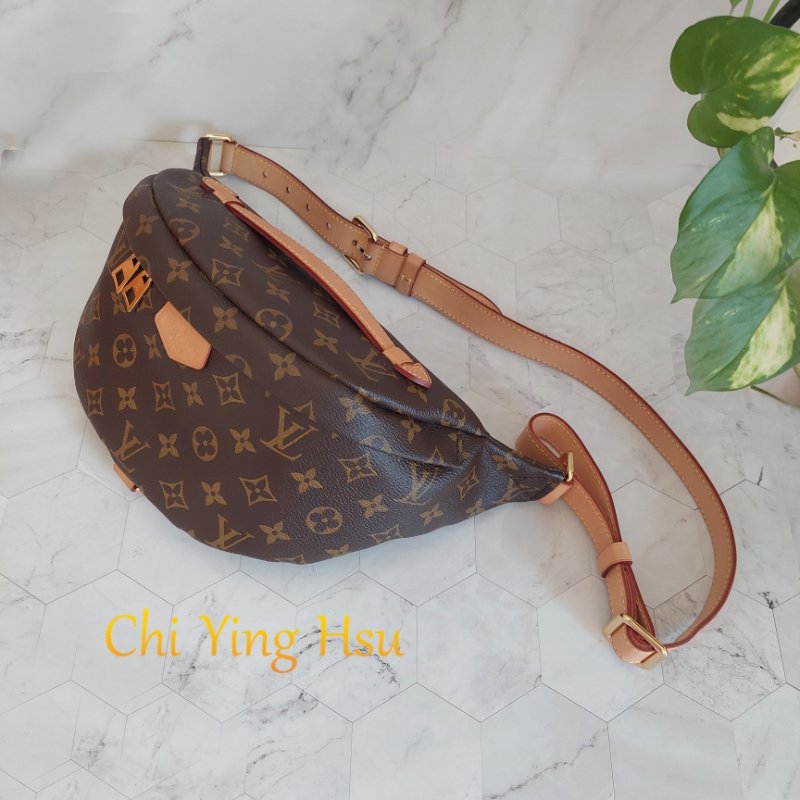 LV M43644 Bumbag🎀現品實拍 🎀 9.5成新Monogram老花字紋 腰包 斜背包 胸口包-4