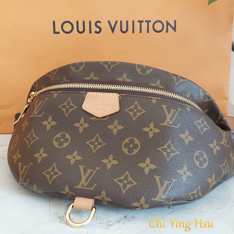 LV M43644 Bumbag🎀現品實拍 🎀 9.5成新Monogram老花字紋 腰包 斜背包 胸口包-6