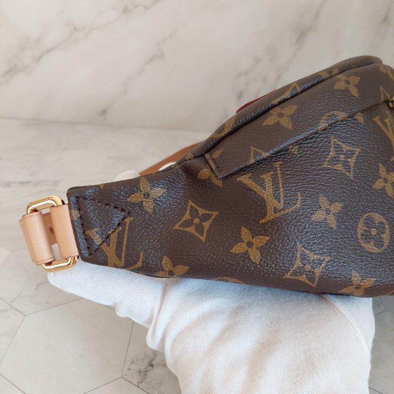 LV M43644 Bumbag🎀現品實拍 🎀 9.5成新Monogram老花字紋 腰包 斜背包 胸口包-35