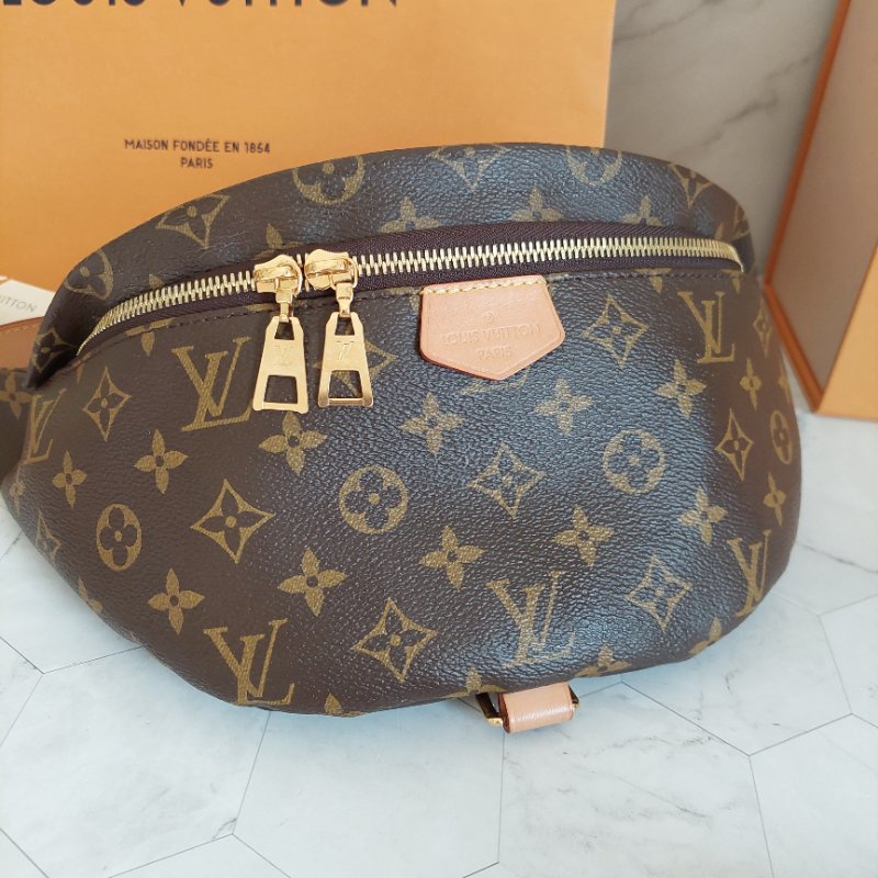LV M43644 Bumbag🎀現品實拍 🎀 9.5成新Monogram老花字紋 腰包 斜背包 胸口包-40