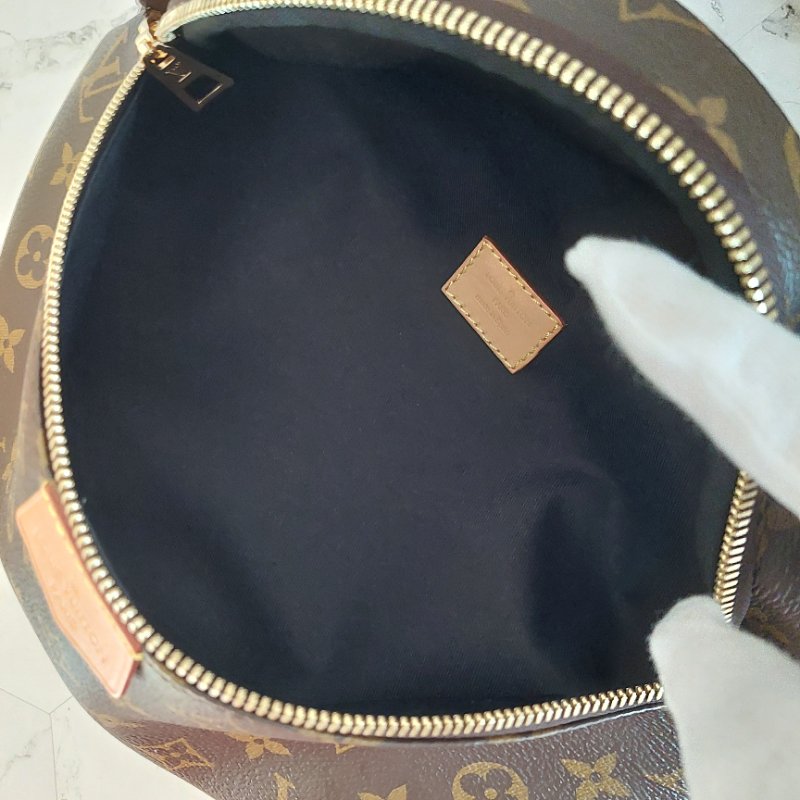 LV M43644 Bumbag🎀現品實拍 🎀 9.5成新Monogram老花字紋 腰包 斜背包 胸口包-46