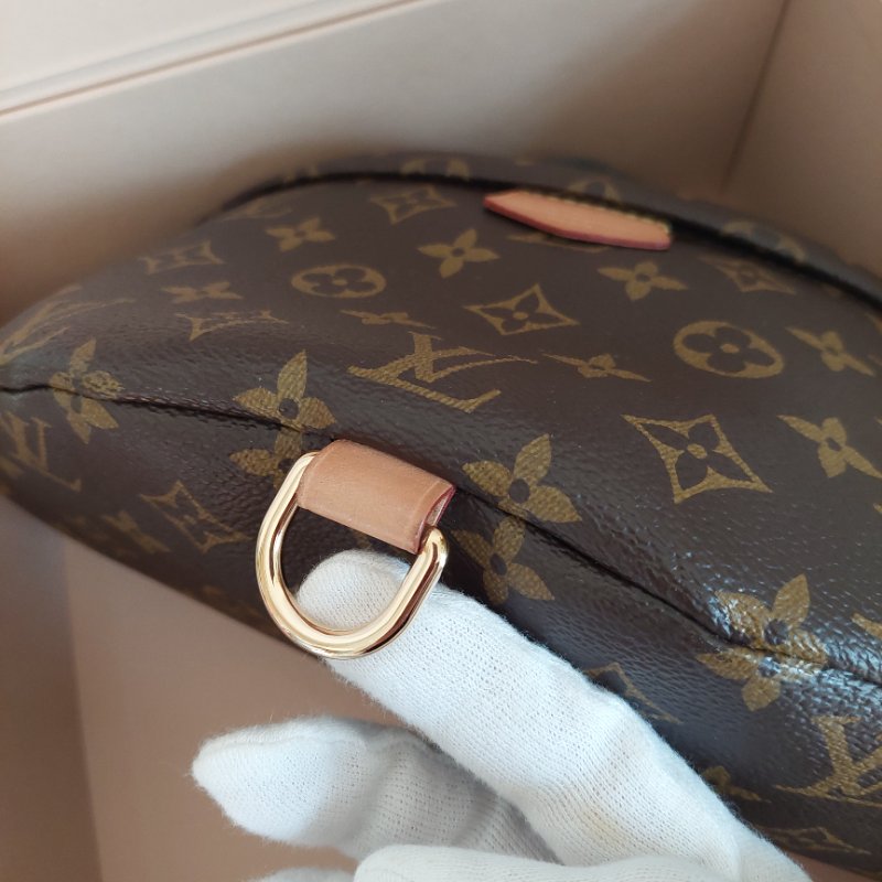 LV M43644 Bumbag🎀現品實拍 🎀 9.5成新Monogram老花字紋 腰包 斜背包 胸口包-82