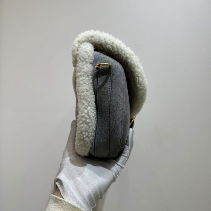 【近新閒置❤️】 Dior bobby系列女包 灰色羊毛皮毛一體 中號-4