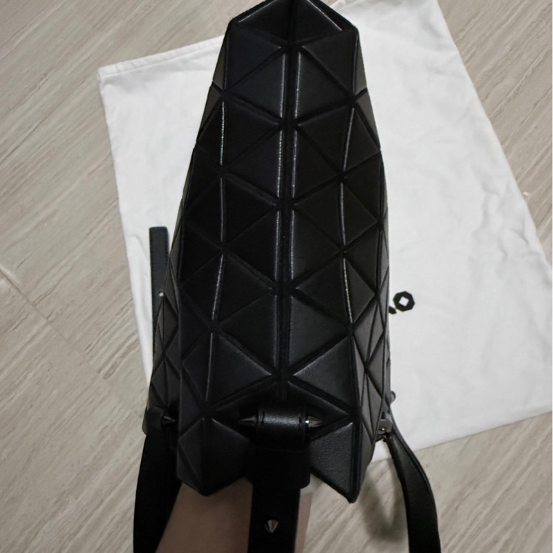 三宅一生 BAO BAO ISSEY MIYAKE TONNEAU MATTE 斜背包-7