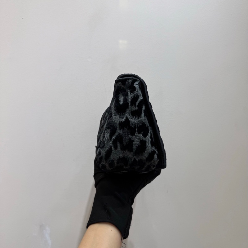 【近新閒置❤️】 Dior 黑色豹紋Caro鏈條包 金色logo搭配黑色豹紋天鵝絨面料 配金色鏈條可單肩斜挎 中號-4