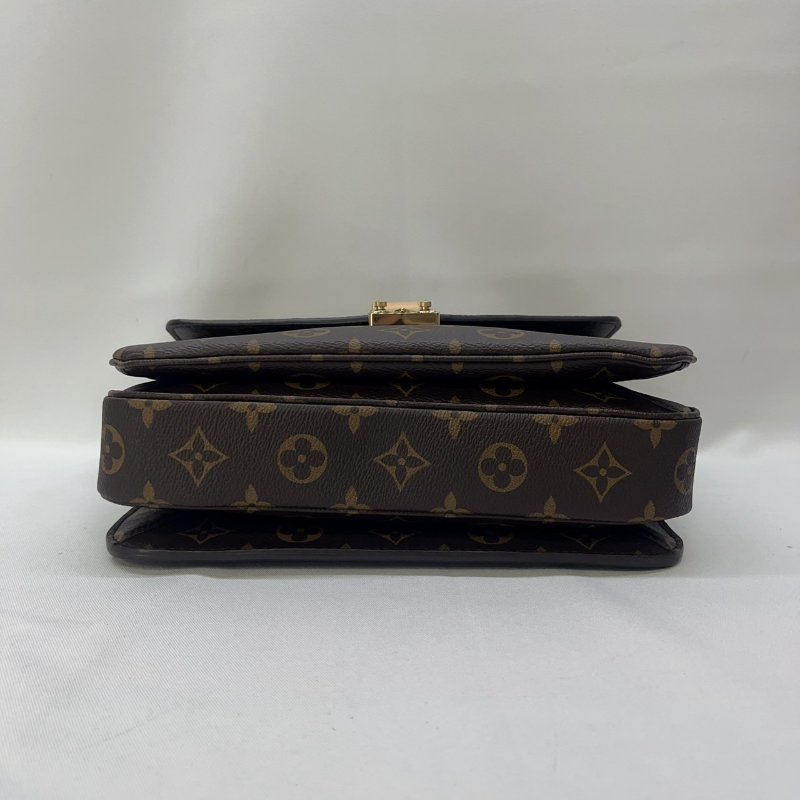 LV Monogram老花斜背郵差包-7