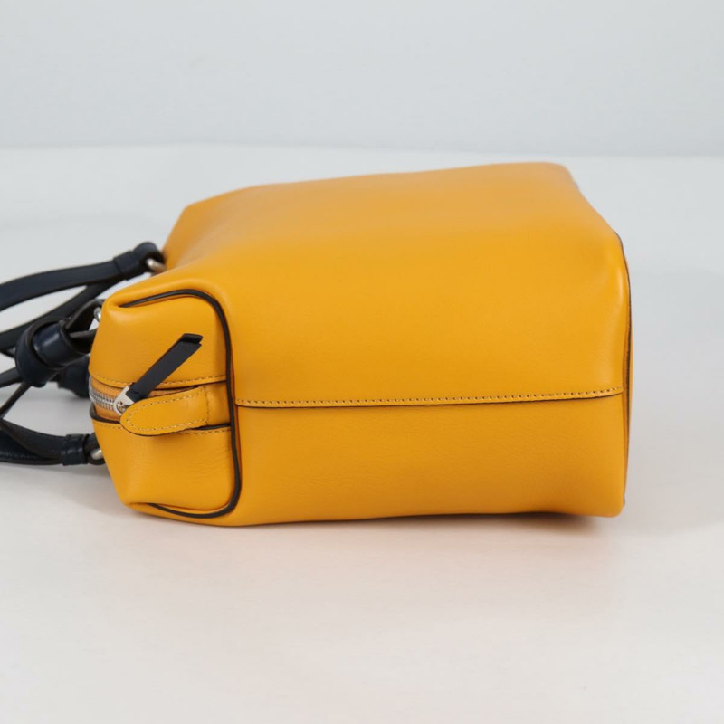 【日本直送】CELINE Soft Cube 單肩包 皮革 2 使用 黃銀 正品 BA5024M-2