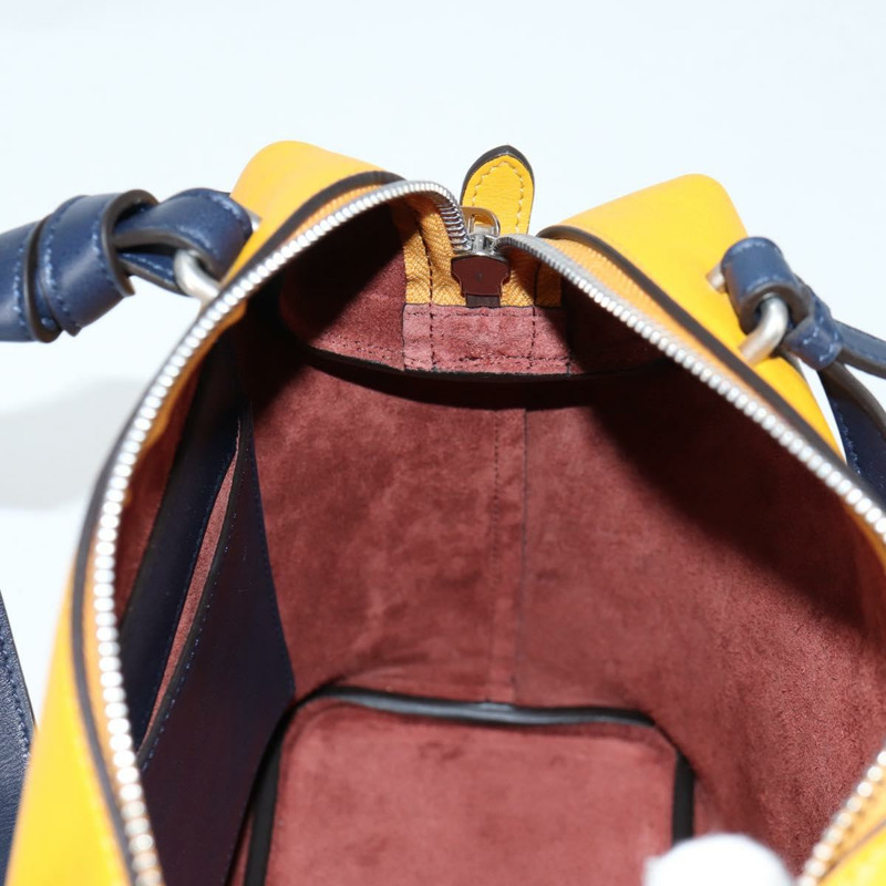【日本直送】CELINE Soft Cube 單肩包 皮革 2 使用 黃銀 正品 BA5024M-22