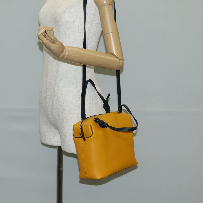 【日本直送】CELINE Soft Cube 單肩包 皮革 2 使用 黃銀 正品 BA5024M-24