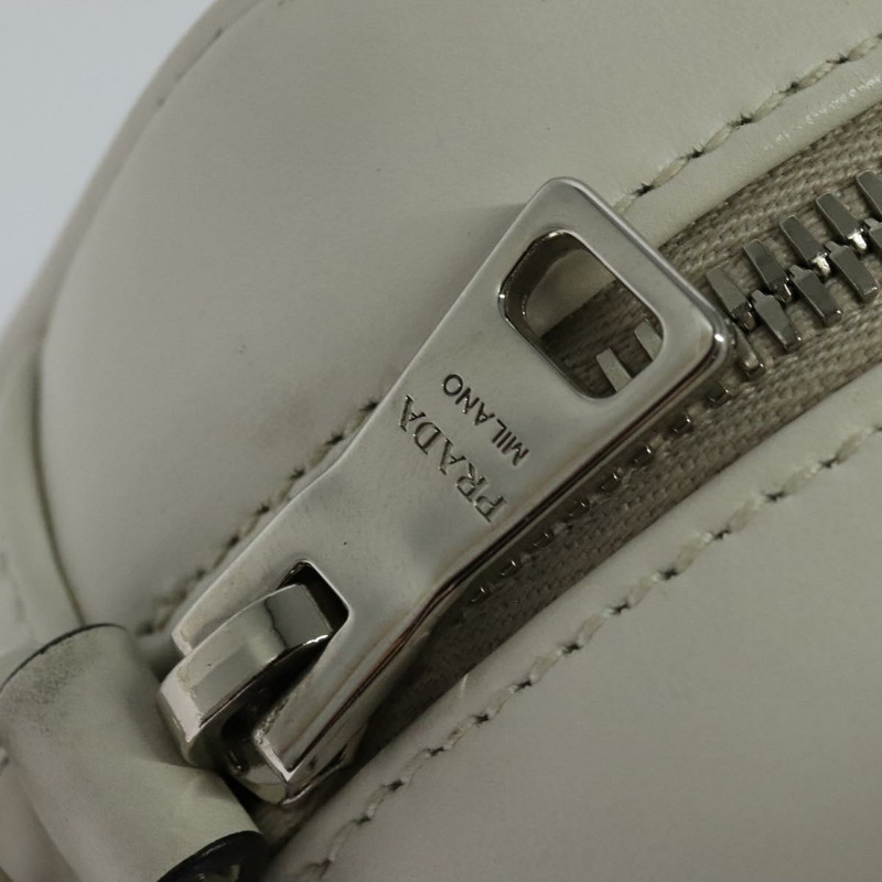 【日本直送】PRADA 單肩包 皮革 白色 銀色 正品 BA5096-8