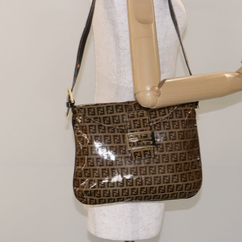 【日本直送】FENDI Zucchino 帆布 Mamma Baguette 肩背包 米色金色 正品 140274-22