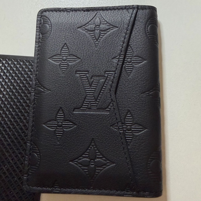 LV 路易威登 近全新 黑色 壓紋 名片夾 卡夾-6