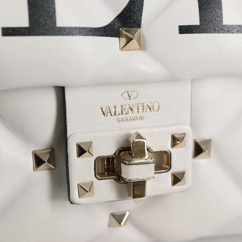 【日本直送】華倫天奴 (VALENTINO) 糖果鉚釘手提包 皮革 2 款可選 白金色 正品 BA5556-21