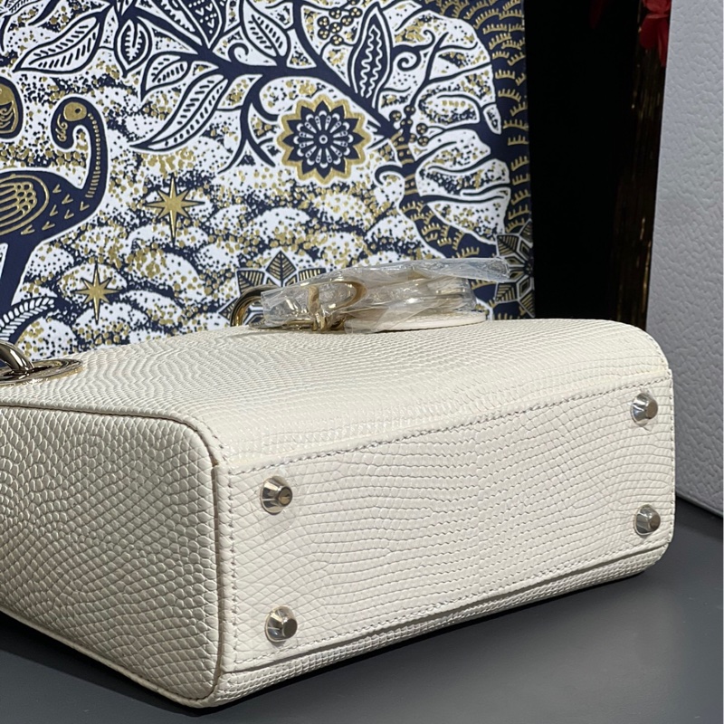 Dior三格白色蜥蜴皮金扣戴妃包,2022年購入-2