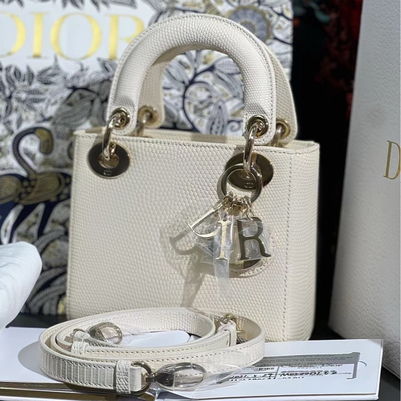 Dior三格白色蜥蜴皮金扣戴妃包,2022年購入-3