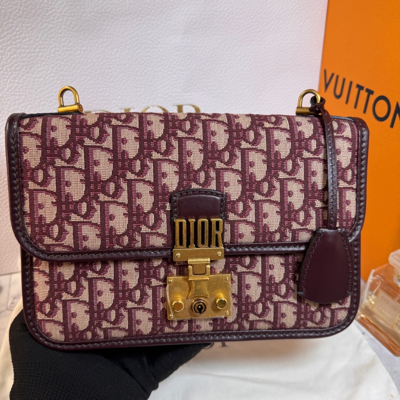 💞💞Dior 復古風格紅老花 #郵差包 斜背包-6