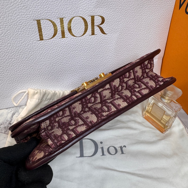 💞💞Dior 復古風格紅老花 #郵差包 斜背包-12