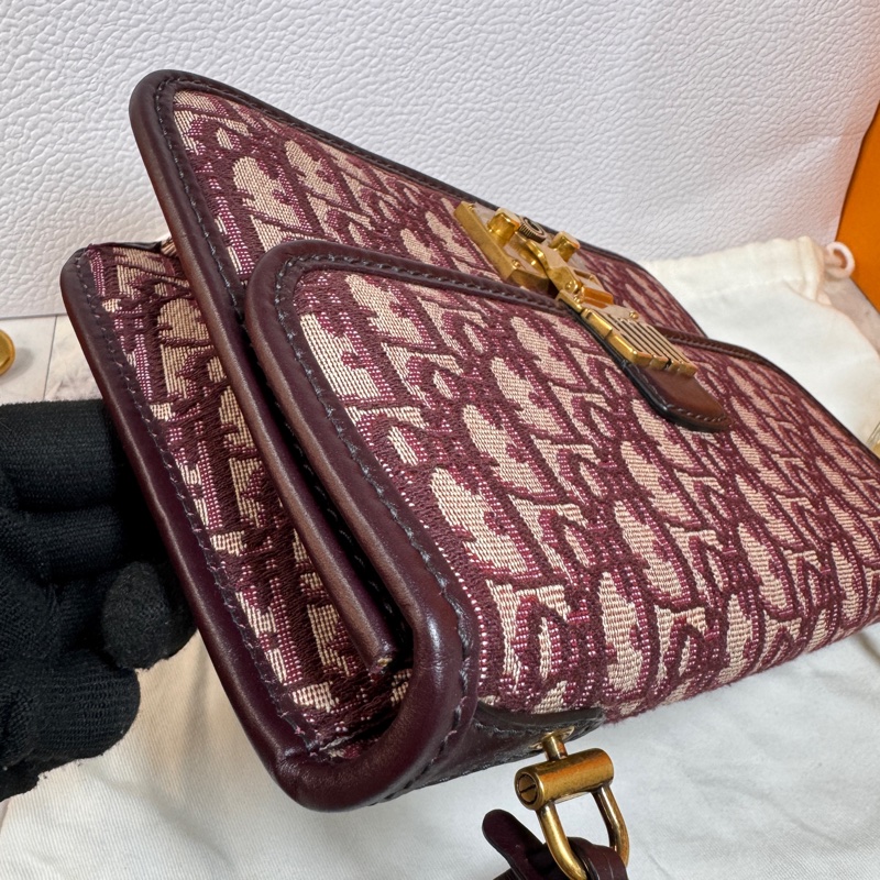 💞💞Dior 復古風格紅老花 #郵差包 斜背包-19