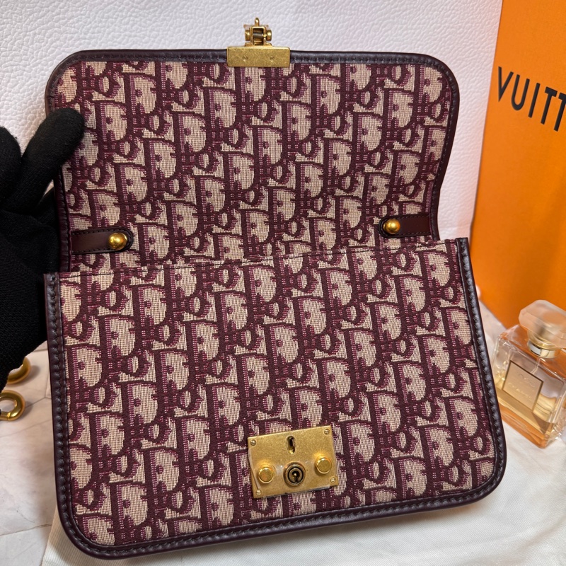 💞💞Dior 復古風格紅老花 #郵差包 斜背包-20