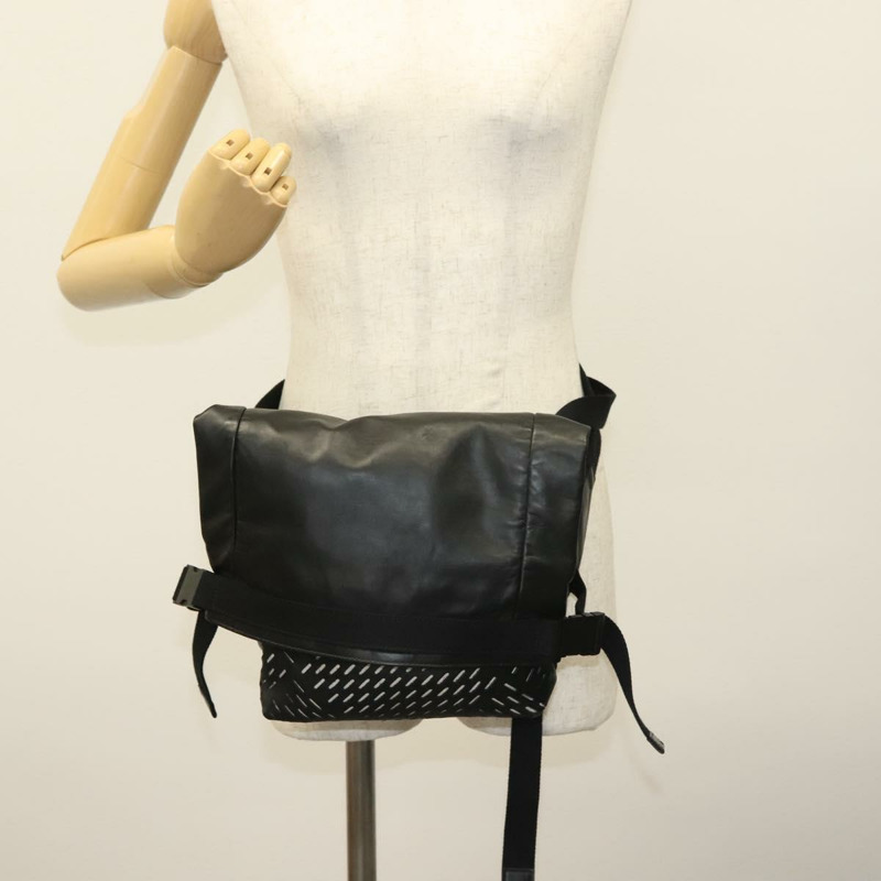 【日本直送】BOTTEGA VENETA 腰包 皮革 黑色 正品 bs29314-23
