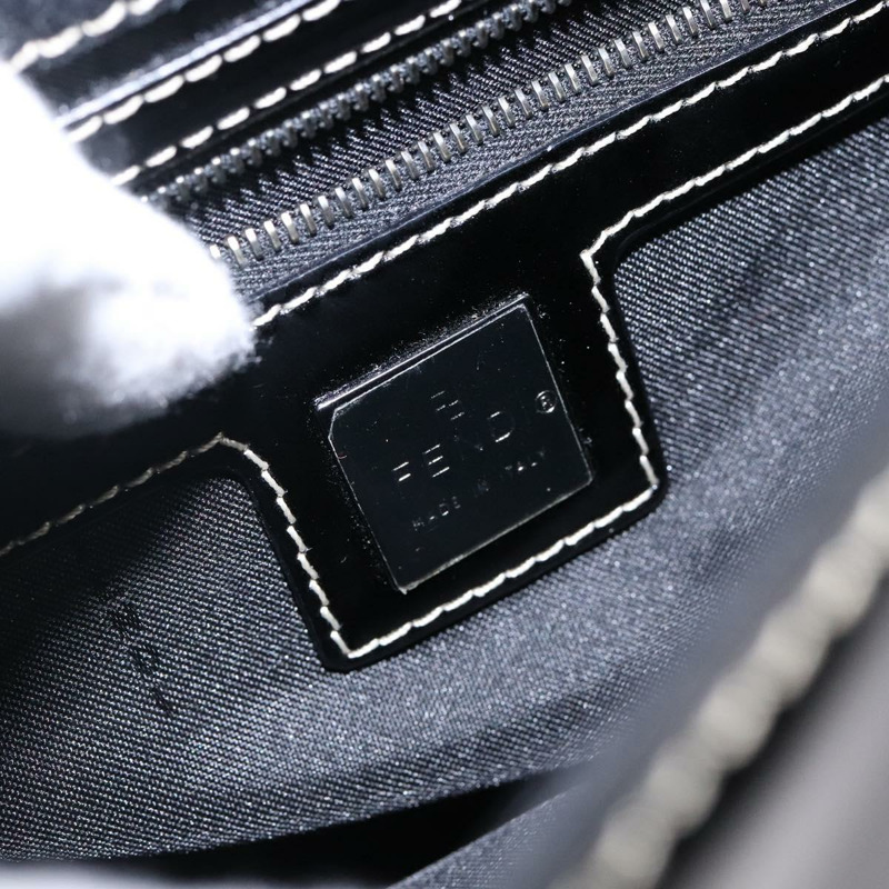 【日本直送】FENDI Mamma Baguette 肩背包 琺瑯黑色 正品 ep10832-19