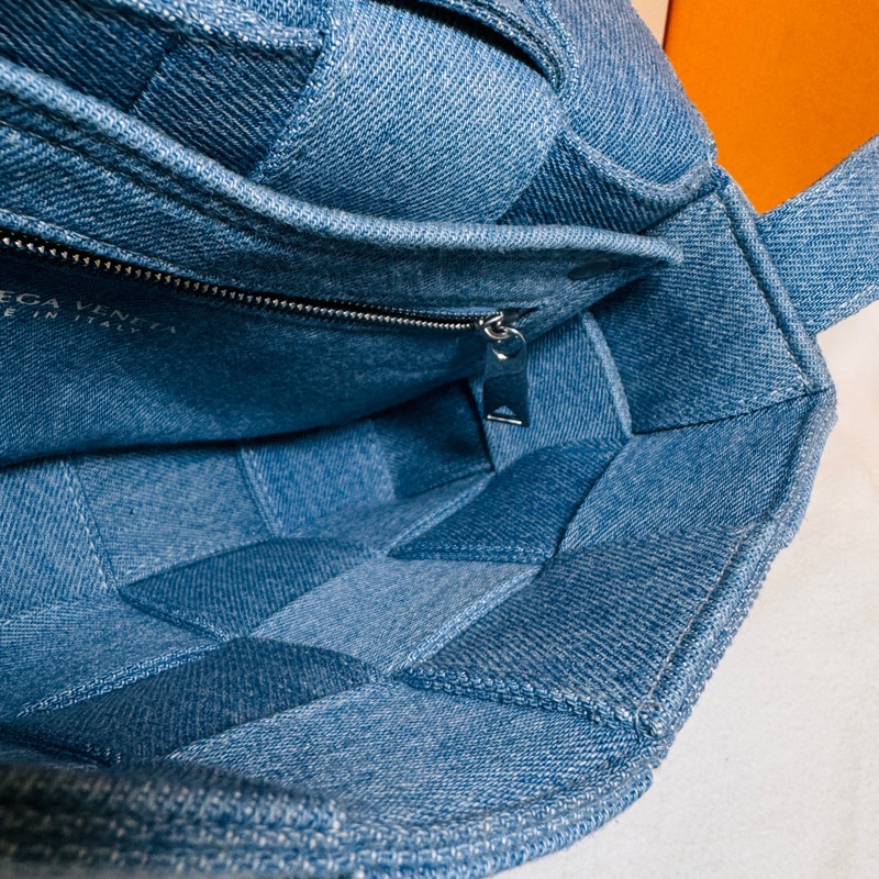 BV #經典編織時尚 #15格斜背包 #牛仔包-32