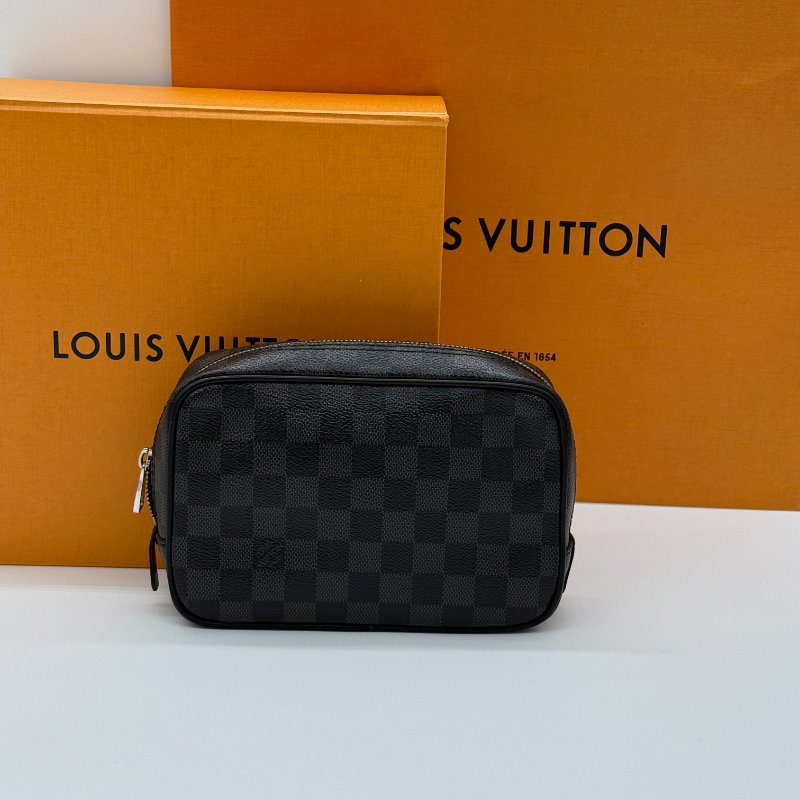 Louis Vuitton 路易威登 黑色 棋盤格 拉鍊 梳洗包 手拿包-0