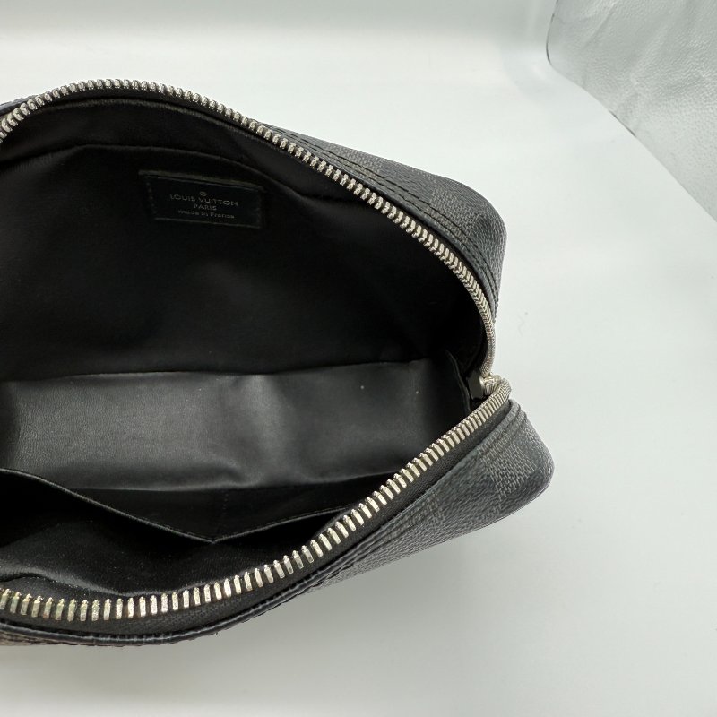 Louis Vuitton 路易威登 黑色 棋盤格 拉鍊 梳洗包 手拿包-3