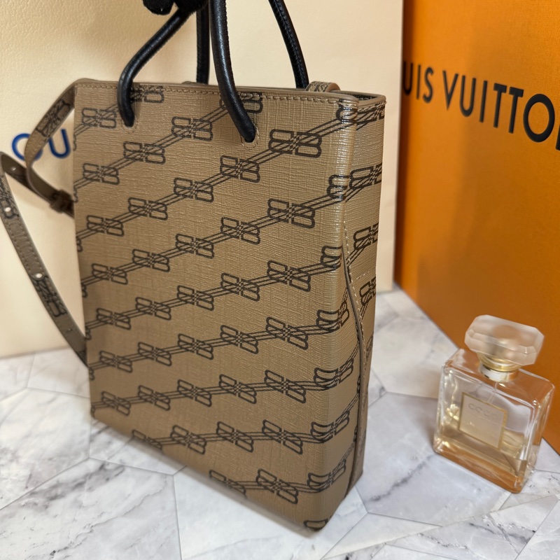 🎁 Balenciaga 琴譜包 #背帶款-11