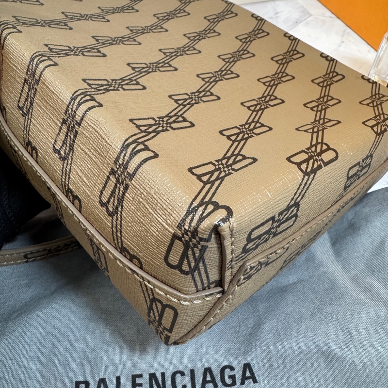 🎁 Balenciaga 琴譜包 #背帶款-18