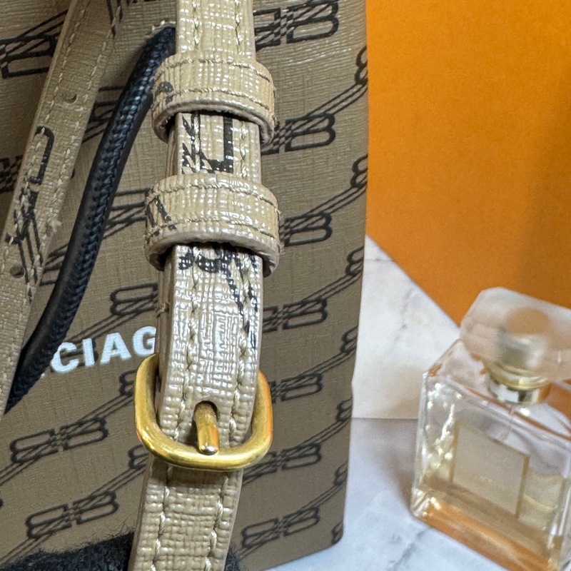 🎁 Balenciaga 琴譜包 #背帶款-31