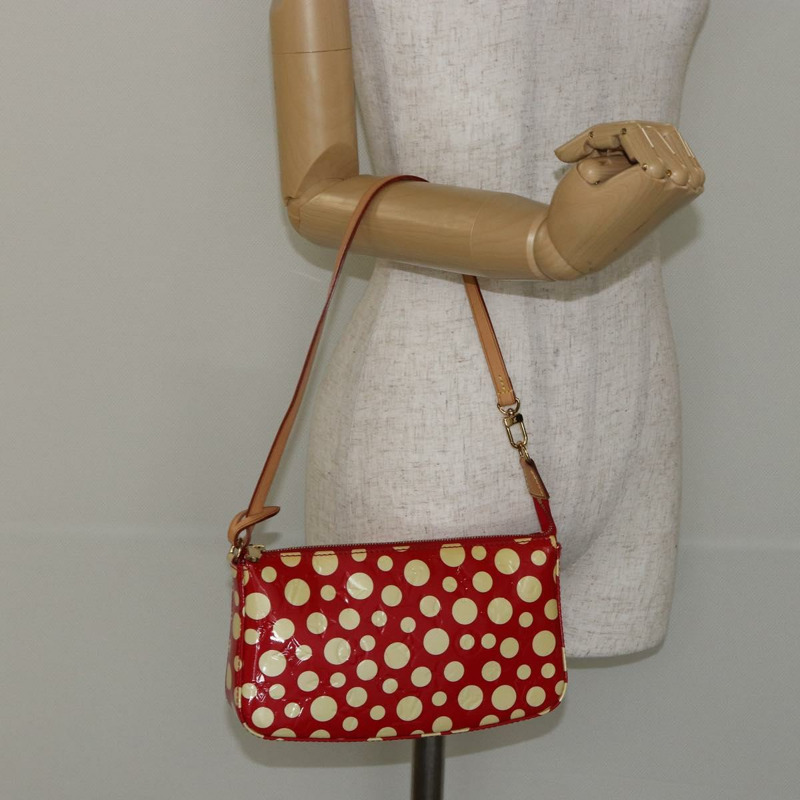 【日本直送】路易威登 Vernis Yayoi Kusama 手拿包配件紅色 M91428 正品 141217A-22