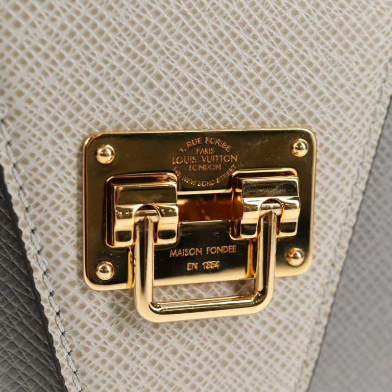 【日本直送】LOUIS VUITTON Taiga Trapeze 單肩包 Gracie LV 正品 130675M-16