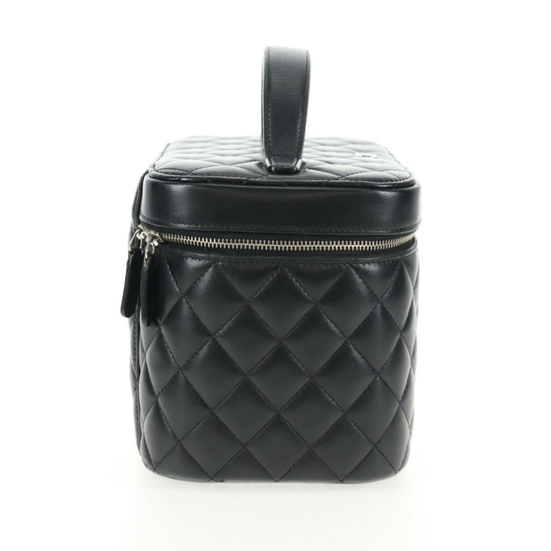 【日本直送】香奈兒 Matelasse 化妝包 小羊皮 黑色 銀色 CC 正品 142565M-4