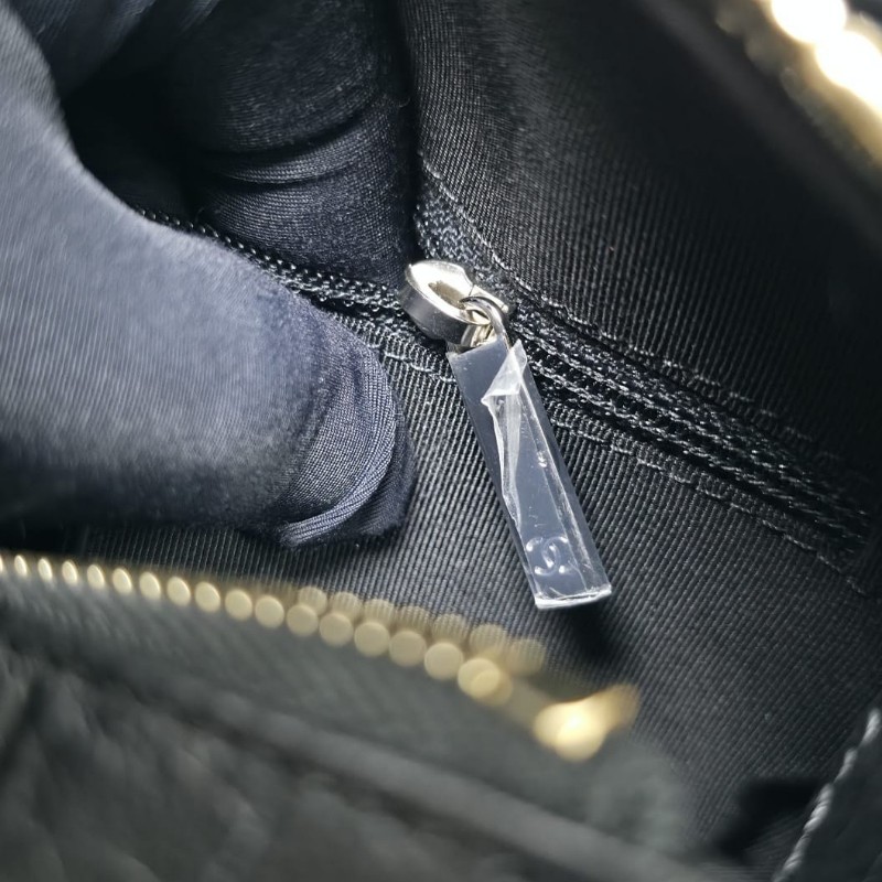 Chanel 黑色Gabrielle Small Hobo Bag with Handle-15