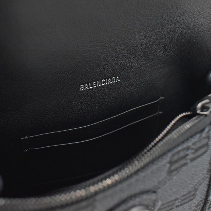 【門市全新現貨】BALENCIAGA 巴黎世家 MONOGRAM LOGO 提花帆布斜背包沙漏包 (附防塵袋)-5