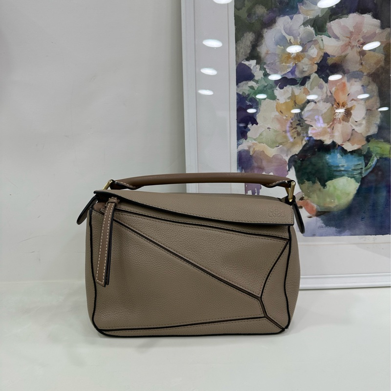 loewe 羅意威puzzle 小號 底長24 熱門款沙色-1